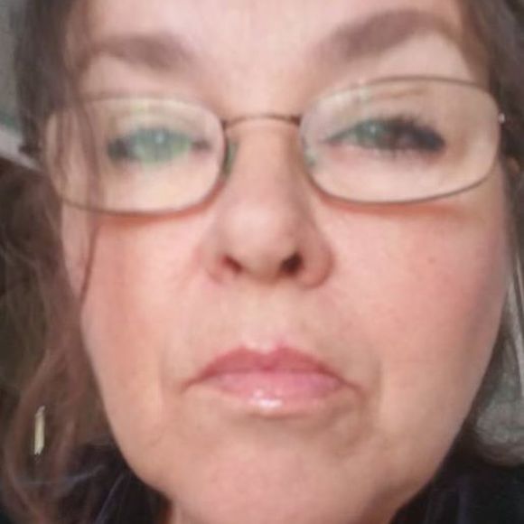 Meet your Posher, Sandra - Picture 1 of 1